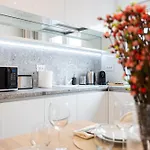 Lyra New Boutique Building With Fee-based Parking & Terrace Bucharest