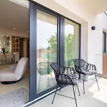Lyra New Boutique Building With Fee-based Parking & Terrace Bucharest