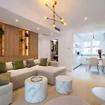 Lyra New Boutique Building With Fee-based Parking & Terrace Apartment *
