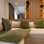 Lyra New Boutique Building With Fee-based Parking & Terrace Bucharest