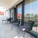 Lyra New Boutique Building With Fee-based Parking & Terrace