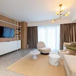 Lyra New Boutique Building With Fee-based Parking & Terrace *