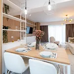 Lyra New Boutique Building With Fee-based Parking & Terrace Apartment Bucharest