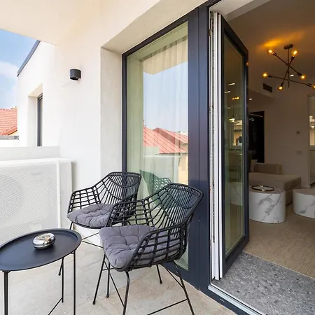 Lyra New Boutique Building With Terrace And Private Parking Bukarest