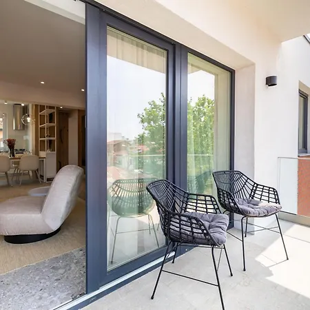 Lyra New Boutique Building Apartment With Parking & Terrace Bukarest
