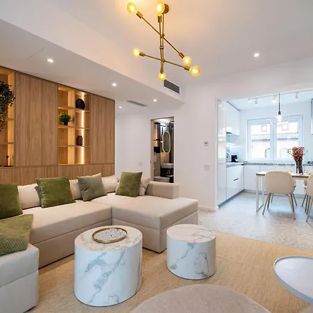 Lyra New Boutique Building With Fee-based Parking & Terrace Apartman *