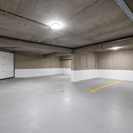 Lyra New Boutique Building With Fee-based Parking & Terrace Apartman